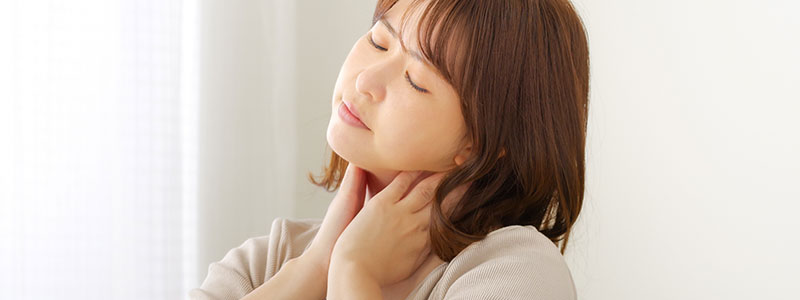 首の痛み